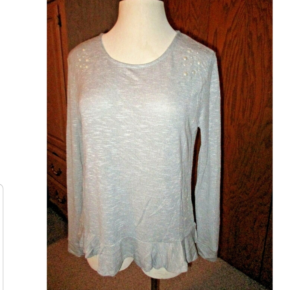 MORAL FIBER Gray Silver w/ White Pearl Bead Accents Ruffle Hem Light Sweater 1X